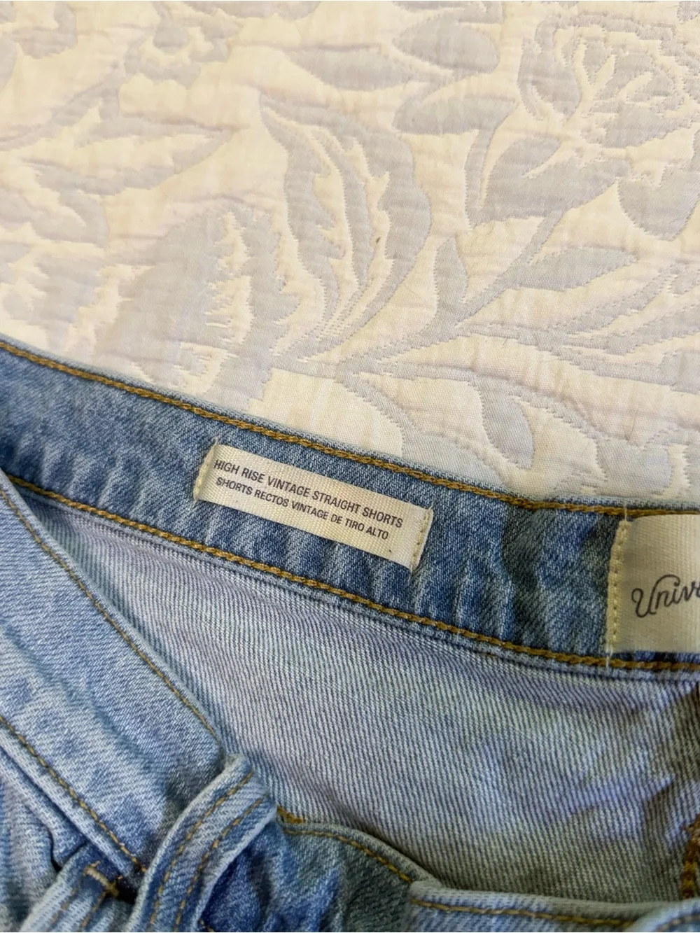 Universal Thread Sz 16 High Rise Vintage Straight ShortLight Blue Denim Raw Hem